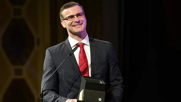 Petr Lacina, kouč judisty Lukáše Krpálka, byl vyhlášen trenérem roku. Petr Lacina, kouč judisty Lukáše Krpálka, byl vyhlášen trenérem roku.