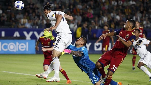 Zlatan Ibrahimovič střílí proti Realu Salt Lake gól v zápase MLS, bude stejně úspěšný i v sázce s Beckhamem? Zlatan Ibrahimovič střílí proti Realu Salt Lake gól v zápase MLS, bude stejně úspěšný i v sázce s Beckhamem?
