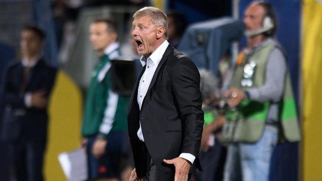 Trenér Sparty Zdeněk Ščasný během utkání základní skupiny Evropské ligy s Asterasem Tripolis. Trenér Sparty Zdeněk Ščasný během utkání základní skupiny Evropské ligy s Asterasem Tripolis.