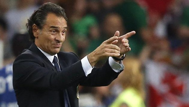 Italský kouč Cesare Prandelli Italský kouč Cesare Prandelli
