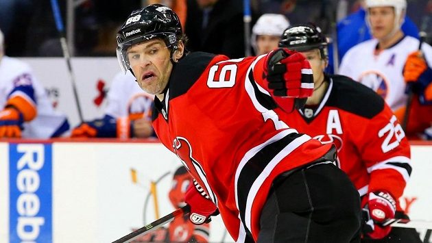 Jaromír Jágr byl v letošní sezóně s 67 body nejproduktivnějším hráčem New Jersey Devils. Jaromír Jágr byl v letošní sezóně s 67 body nejproduktivnějším hráčem New Jersey Devils.