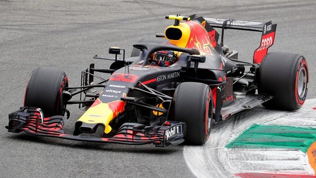 Max Verstappen na trati v Monze. Max Verstappen na trati v Monze.