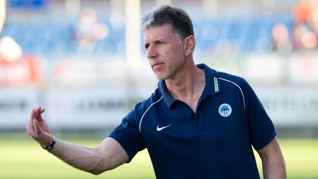 Trenér Liberce Jaroslav Šilhavý ani po remíze se Slováckem panice nepropadá. Trenér Liberce Jaroslav Šilhavý ani po remíze se Slováckem panice nepropadá.