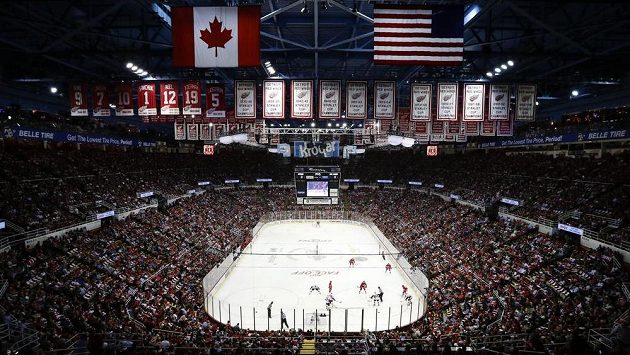 Detroitská Joe Louis Arena. Detroitská Joe Louis Arena.