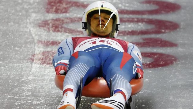 Ondřej Hyman při jízdě v olympijském tobogánu. Ondřej Hyman při jízdě v olympijském tobogánu.