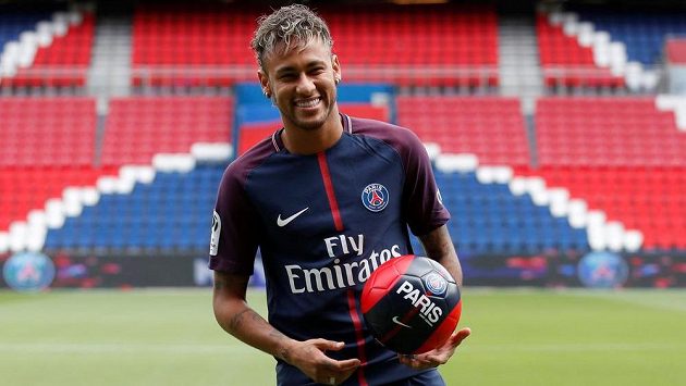 Neymar se rozhodl ukončit spor ohledně krácení daní. Neymar se rozhodl ukončit spor ohledně krácení daní.