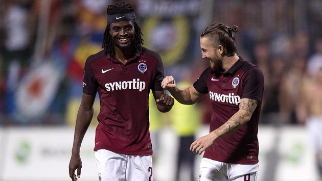 Sparťané Costa (vlevo) a Lukáš Vácha se radují, oba se v Mladé Boleslavi trefili. Sparťané Costa (vlevo) a Lukáš Vácha se radují, oba se v Mladé Boleslavi trefili.