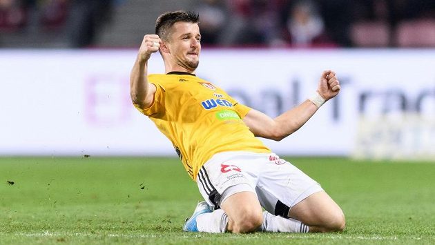 Benjamin Čolič z Českých Budějovic oslavuje gól během utkání se Spartou. Benjamin Čolič z Českých Budějovic oslavuje gól během utkání se Spartou.