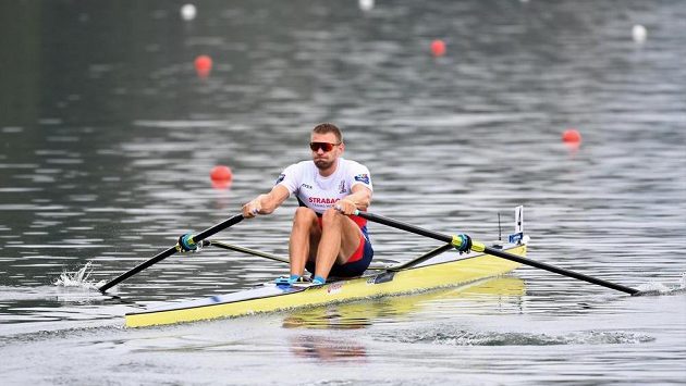 Skifař Ondřej Synek si jede na mistrovství světa ve veslování v rakouském Ottensheimu pro postup do finále. Skifař Ondřej Synek si jede na mistrovství světa ve veslování v rakouském Ottensheimu pro postup do finále.