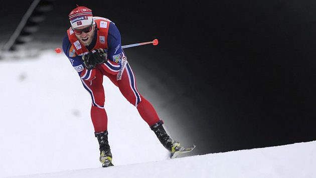Norský běžec na lyžích Martin Johnsrud Sundby přišel kvůli porušení dopingových pravidel o celkové vítězství ve SP ze sezóny 2014/15. Norský běžec na lyžích Martin Johnsrud Sundby přišel kvůli porušení dopingových pravidel o celkové vítězství ve SP ze sezóny 2014/15.