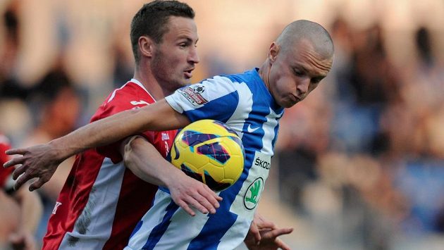 Martin Nešpor z Boleslavi (vpravo) a Zdenko Kaprálik z Baníku. Martin Nešpor z Boleslavi (vpravo) a Zdenko Kaprálik z Baníku.