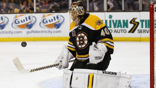 Brankář Bostonu Tuukka Rask v utkání proti Phoenixu. Brankář Bostonu Tuukka Rask v utkání proti Phoenixu.