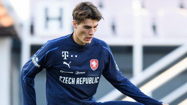 Útočník Patrik Schick během tréninku fotbalové reprezentace. Útočník Patrik Schick během tréninku fotbalové reprezentace.