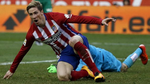 Fernando Torres z Atlétika Madrid slaví gól do sítě Eibaru. Fernando Torres z Atlétika Madrid slaví gól do sítě Eibaru.