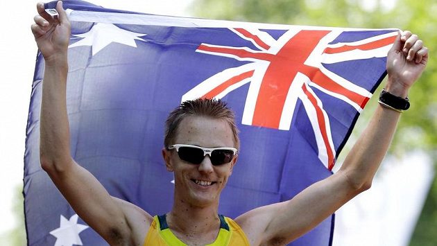 Australský chodec Jared Tallent slaví stříbro na olympiádě v Londýně v závodu na 50 kilometrů. Australský chodec Jared Tallent slaví stříbro na olympiádě v Londýně v závodu na 50 kilometrů.