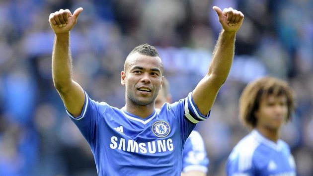 Ashley Cole se rozloučil s anglickou reprezentací. Ashley Cole se rozloučil s anglickou reprezentací.
