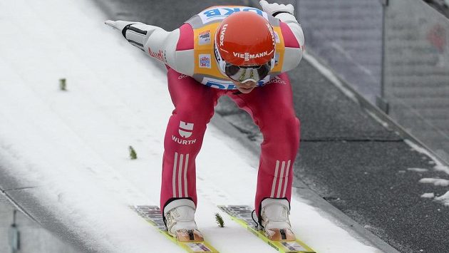 Německý sdruženář Eric Frenzel během závodu družstev v Schonachu. Německý sdruženář Eric Frenzel během závodu družstev v Schonachu.