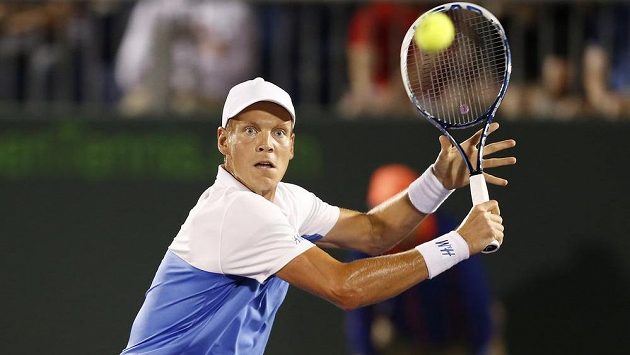 Český tenista Tomáš Berdych na turnaji v Miami. Český tenista Tomáš Berdych na turnaji v Miami.