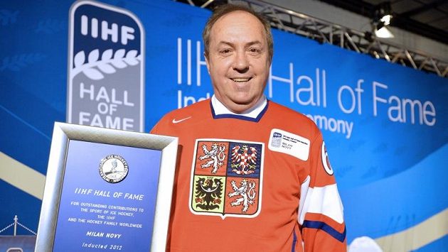 Legendární kanonýr Milan Nový byl při slavnostním ceremoniálu v helsinském hotelu Hilton uveden do Síně slávy Mezinárodní hokejové federace Legendární kanonýr Milan Nový byl při slavnostním ceremoniálu v helsinském hotelu Hilton uveden do Síně slávy Mezinárodní hokejové federace