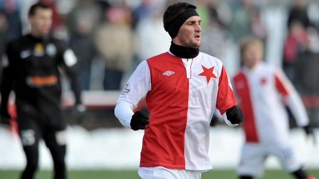 Martin Fenin poprvé v dresu pražské Slavie. Martin Fenin poprvé v dresu pražské Slavie.