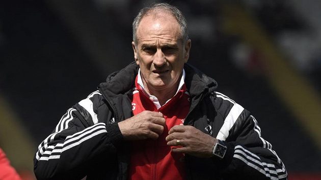 Francesco Guidolin ještě coby trenér Swansea. Francesco Guidolin ještě coby trenér Swansea.