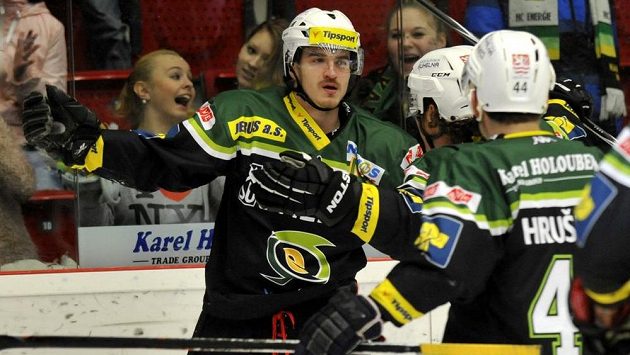 Karlovarský útočník Stanislav Balán se raduje z úvodního gólu. Karlovarský útočník Stanislav Balán se raduje z úvodního gólu.