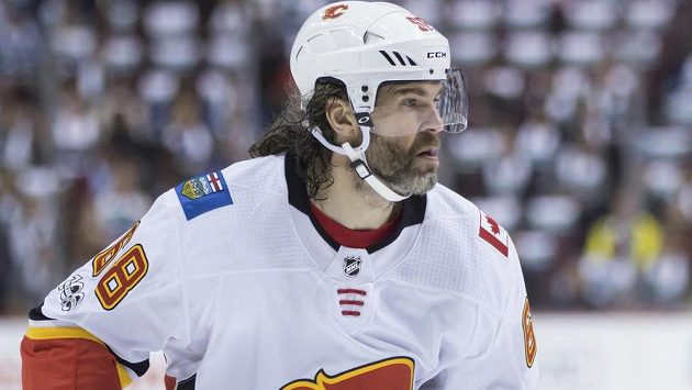 Jaromír Jágr v dresu Calgary. Jaromír Jágr v dresu Calgary.