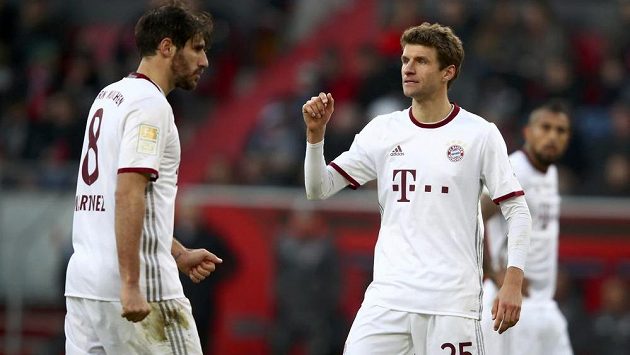 Fotbalisté Bayernu Mnichov se na výhru v Ingolstadtu hodně nadřeli. Nakonec o ní rozhodli dvěma góly až v úplném závěru. Fotbalisté Bayernu Mnichov se na výhru v Ingolstadtu hodně nadřeli. Nakonec o ní rozhodli dvěma góly až v úplném závěru.