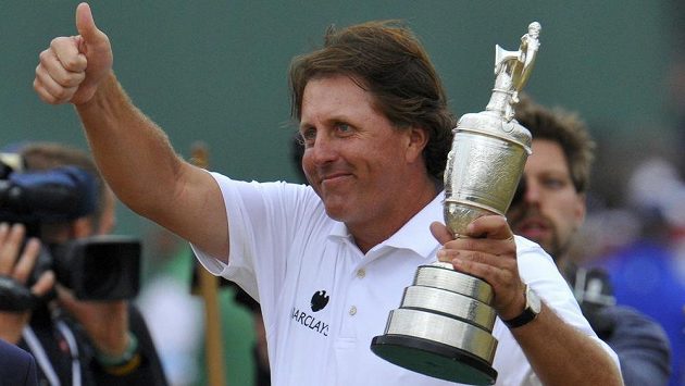 Phil Mickelson se raduje z prvenství na British Open. Phil Mickelson se raduje z prvenství na British Open.