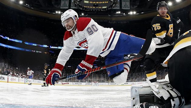 Montrealský Tomáš Tatar (90) a Connor Clifton (75) z Bostonu. Montrealský Tomáš Tatar (90) a Connor Clifton (75) z Bostonu.