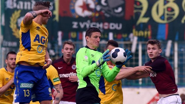 Teplický brankář Tomáš Grigar v utkání proti Spartě. Teplický brankář Tomáš Grigar v utkání proti Spartě.