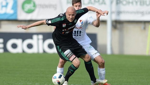 Příbramský útočník Roman Bednář v utkání proti Baníku Ostrava. Příbramský útočník Roman Bednář v utkání proti Baníku Ostrava.