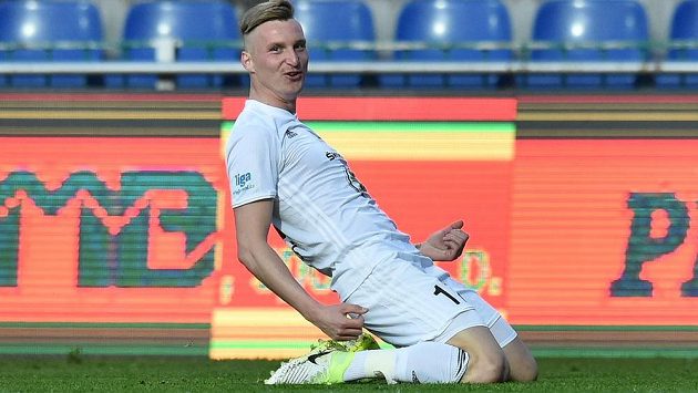 Petr Mareš z Mladé Boleslavi se raduje z gólu v síti Jihlavy v utkání 27. kola ligy. Petr Mareš z Mladé Boleslavi se raduje z gólu v síti Jihlavy v utkání 27. kola ligy.