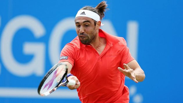 Start Marcose Baghdatise ve Wimbledonu je nejistý. Start Marcose Baghdatise ve Wimbledonu je nejistý.