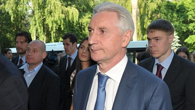 Trenér ruských hokejistů Zinetula Biljaletdinov. Trenér ruských hokejistů Zinetula Biljaletdinov.