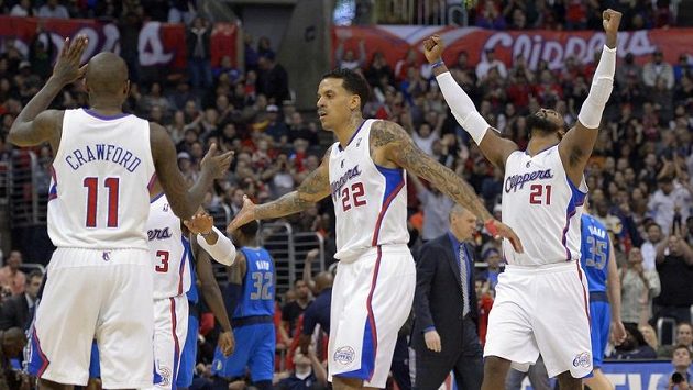 Basketbalisté Clippers se radují z výhry nad Dallasem. Basketbalisté Clippers se radují z výhry nad Dallasem.