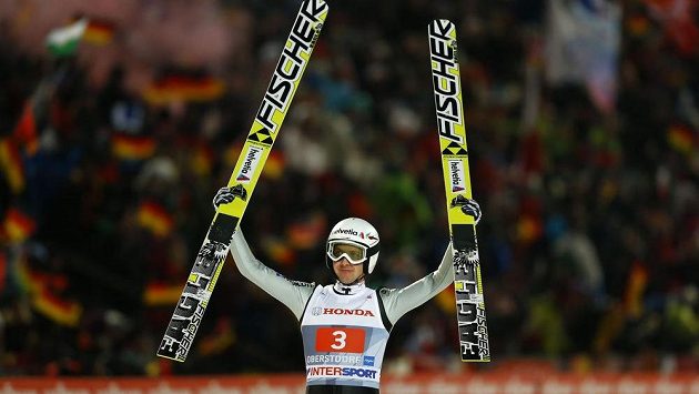 Skokan na lyžích Simon Ammann bude vlajkonošem švýcarské výpravy na hrách v Soči. Skokan na lyžích Simon Ammann bude vlajkonošem švýcarské výpravy na hrách v Soči.