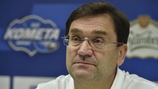 Hlavní trenér hokejistů Komety Brno Petr Fiala na tiskové konferenci. Hlavní trenér hokejistů Komety Brno Petr Fiala na tiskové konferenci.