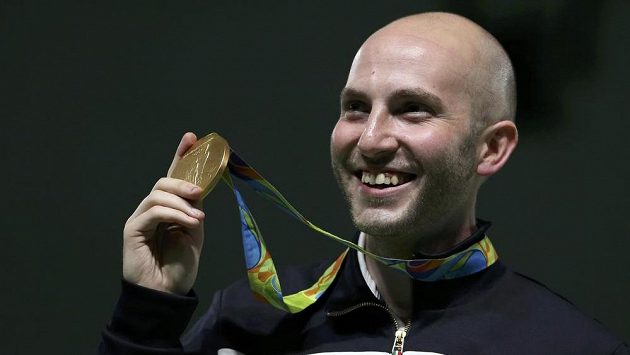 Ital Niccolo Campriani, který v libovolné malorážce na 3x40 ran obhájil prvenství z Londýna Ital Niccolo Campriani, který v libovolné malorážce na 3x40 ran obhájil prvenství z Londýna