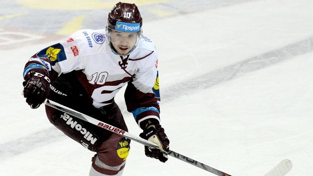 Sparťanský útočník Martin Réway během utkání v Litvínově. Sparťanský útočník Martin Réway během utkání v Litvínově.