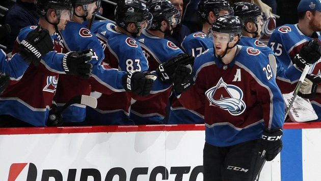 Opora Colorada Nathan MacKinnon (29). Opora Colorada Nathan MacKinnon (29).