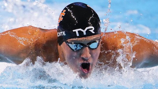 Hvězdný americký plavec Ryan Lochte během národní kvalifikaci v Omaze. Hvězdný americký plavec Ryan Lochte během národní kvalifikaci v Omaze.