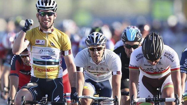 Typický obrázek. Britský spurtér Mark Cavendish ze stáje Omega Pharma-Quick Step se raduje z triumfu v závěrečné 6. etapě závodu Kolem Kataru, který nakonec ovládl i celkově. Typický obrázek. Britský spurtér Mark Cavendish ze stáje Omega Pharma-Quick Step se raduje z triumfu v závěrečné 6. etapě závodu Kolem Kataru, který nakonec ovládl i celkově.