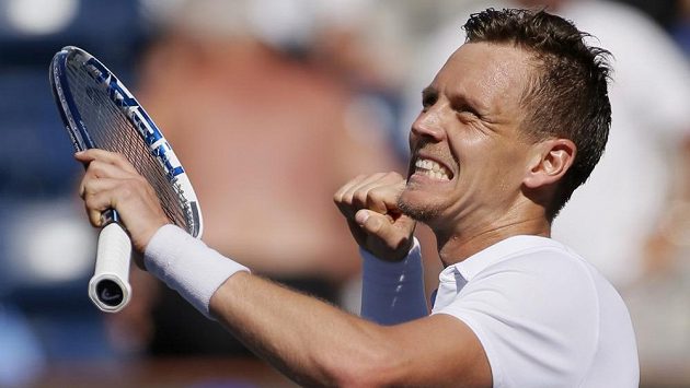 Tomáš Berdych měl z postupu do semifinále radost. Tomáš Berdych měl z postupu do semifinále radost.