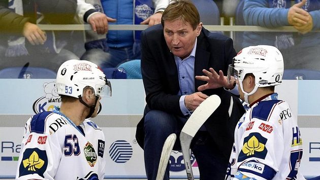 Místo Aloise Hadamczika převezme majitel klubu Libor Zábranský. Místo Aloise Hadamczika převezme majitel klubu Libor Zábranský.