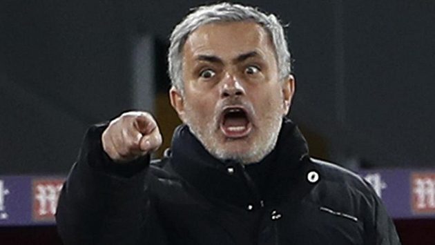 Gestikulující José Mourinho. Gestikulující José Mourinho.