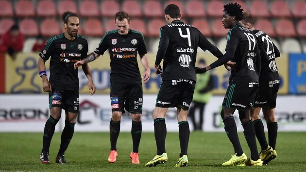 Taneček fotbalistů Příbrami při standartní situaci. Taneček fotbalistů Příbrami při standartní situaci.