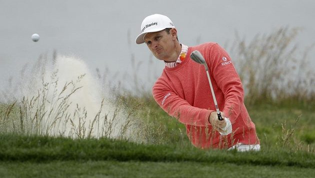 Angličan Justin Rose je po prvním kole v čele golfového US Open. Angličan Justin Rose je po prvním kole v čele golfového US Open.