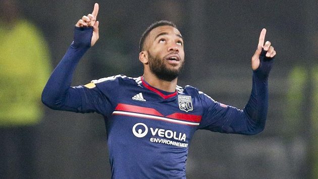 Útočník Lyonu Alexandre Lacazette se raduje z gólu proti Plzni. Útočník Lyonu Alexandre Lacazette se raduje z gólu proti Plzni.
