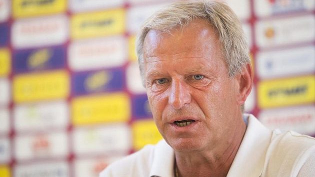 Jiří Krejčí, trenér nováčka první fotbalové ligy FK Pardubice. Jiří Krejčí, trenér nováčka první fotbalové ligy FK Pardubice.